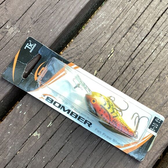 Bomber Fat Free Shad Crankbait 8-10 FT Fishing Lure Red Yellow Green Hooks - Picture 1 of 4